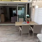Lana 招待所 达伊拉