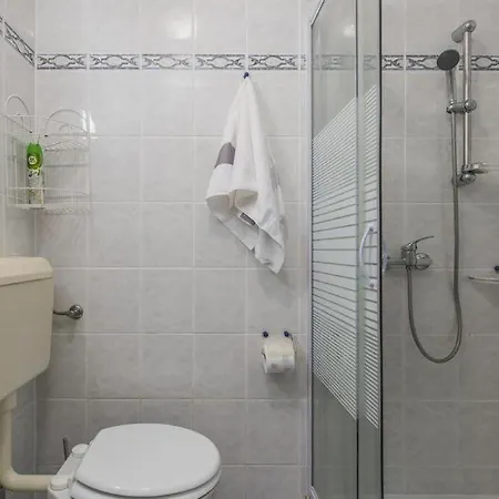 Lana Guest house