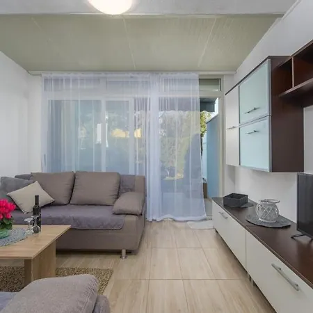Lana Guest house